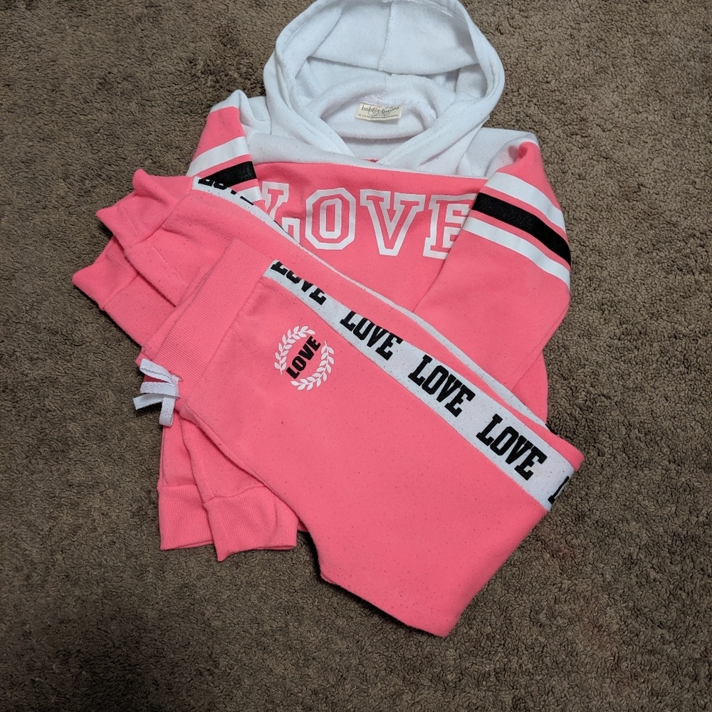Girl love sweat outfot